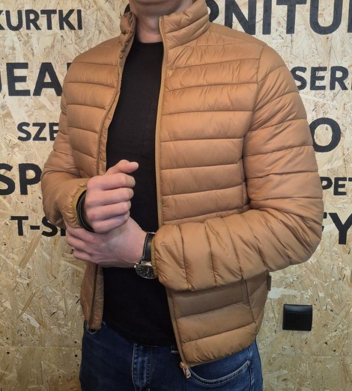 Kurtka pikowana camelowa